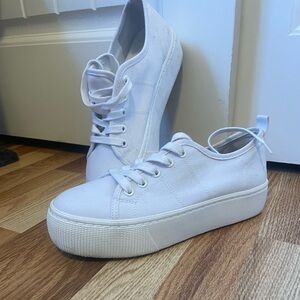 White chunky sneakers